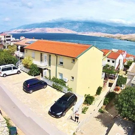 Guest house Suhomont Pag Town
