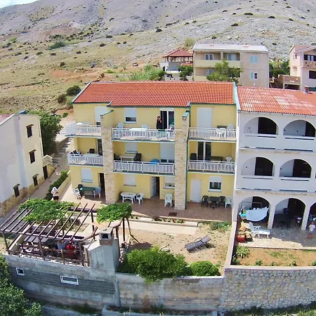 Guest house Suhomont Pag Town